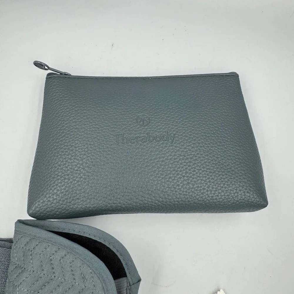 Therabody Amenity Kit Grey‎ United Airlines Arrive Revived
